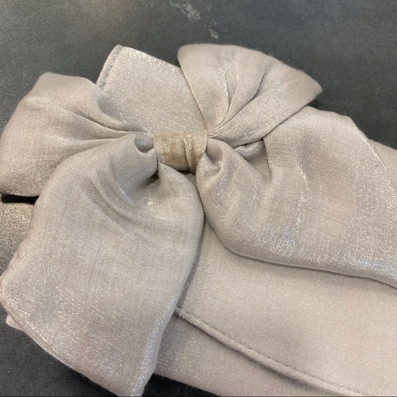 Adrianna Papell sz 11 Geslyn silver rhinestone heels and clutch set - Picture 12 of 15